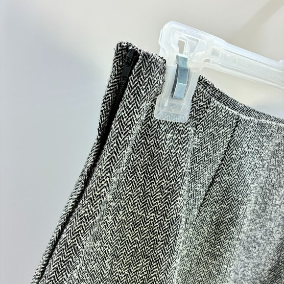 Villager Women’s Size 10 Pencil Skirt Gray Herringbone Knit Career Work - Picture 4 of 6